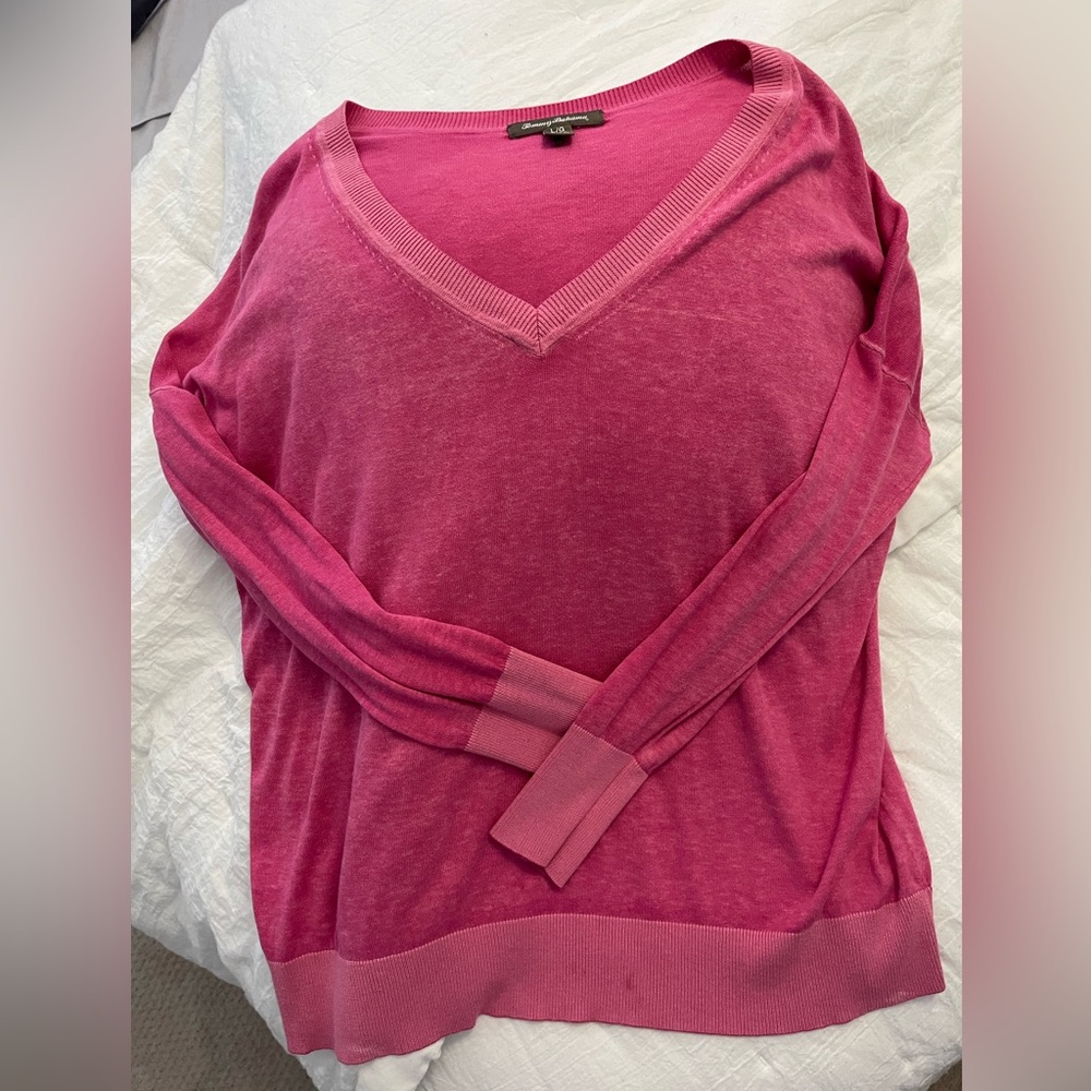 Tommy Bahama light weight v neck sweater